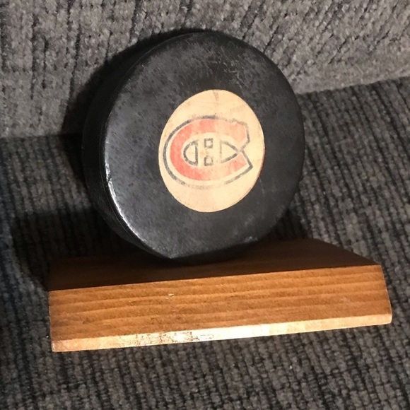 💥1970s Vintage Montreal Canadian Official Game Puck - Picture 4 of 6
